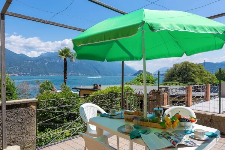 Family Apartment with lake view