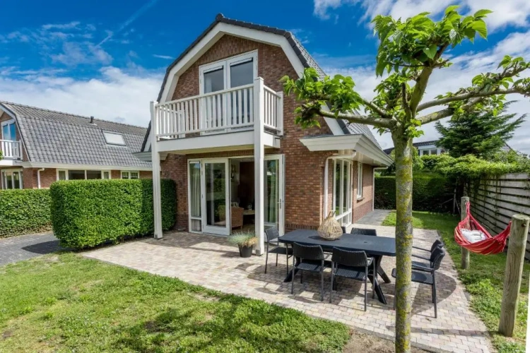 3 Bedrooms Cottage