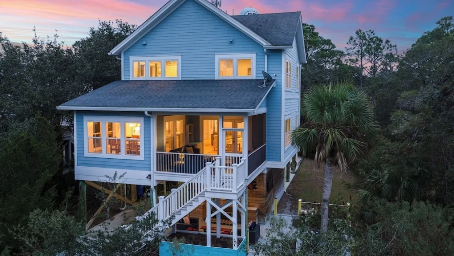 4 Bedrooms Cottage