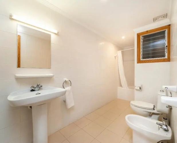 1 Bedroom Quadruple Apartment with balcony