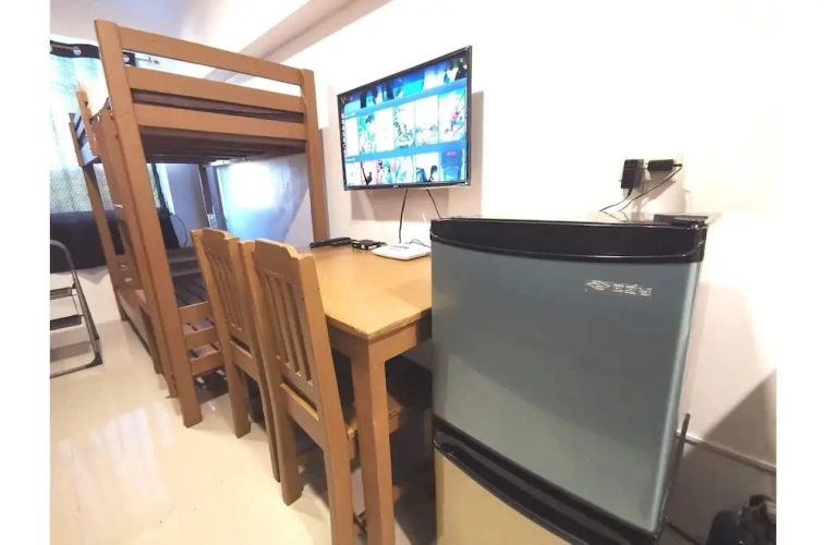 Economy Family room