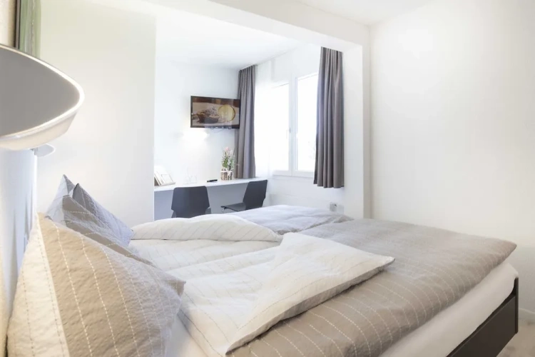 1 Bedroom Classic Double room with garden view