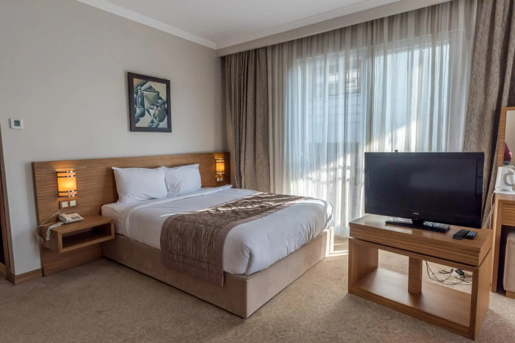 Hotel Almina Park