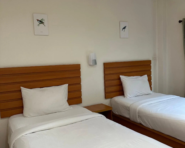 Ponburi Hotel
