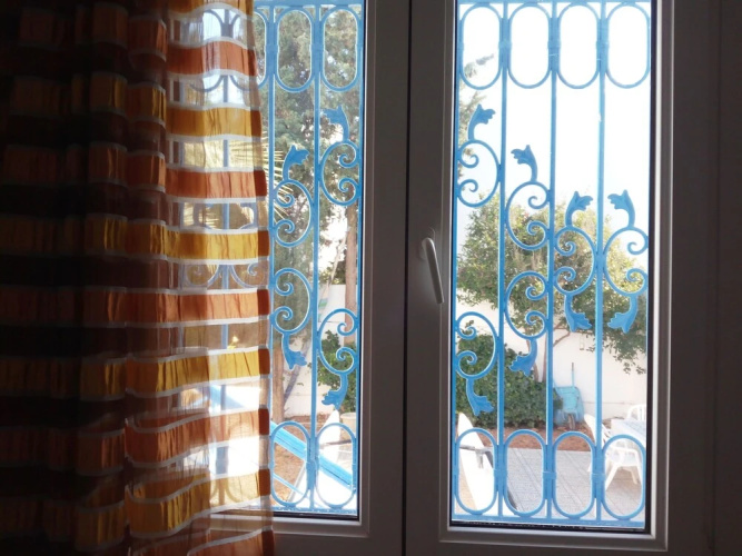 Partie de pittoresque maison en bord de mer
