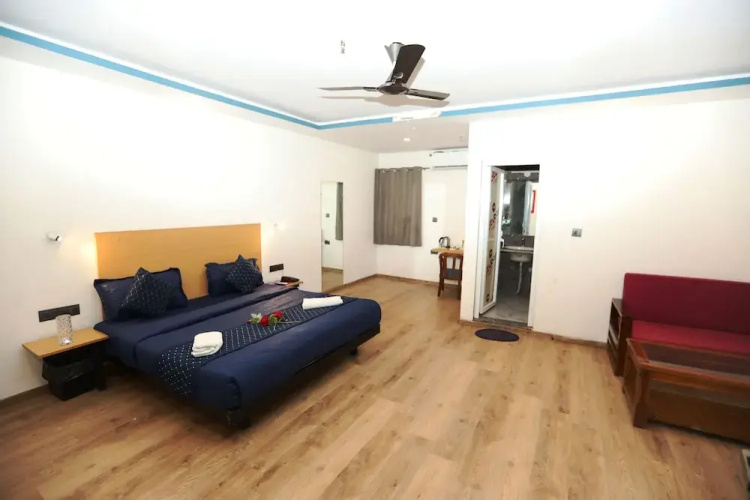 Hotel Noida Grand