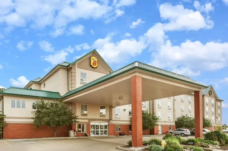 Super 8 - Edmonton, Canadá