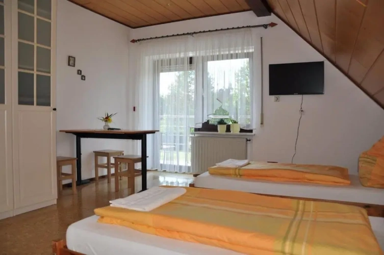 Standard Triple room with balcony