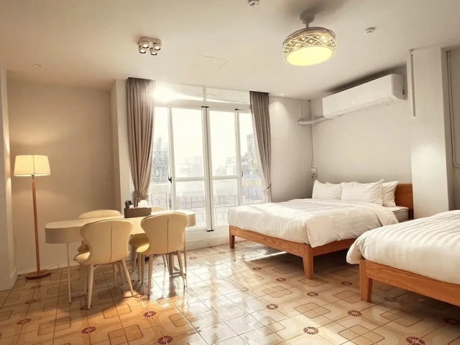 2 Bedrooms Comfort room