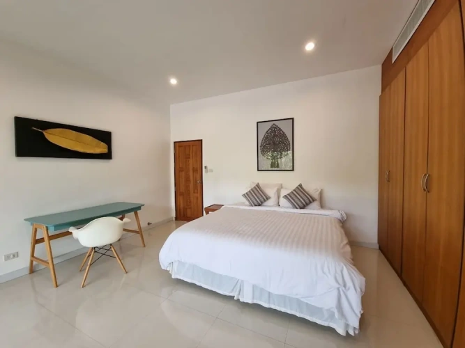 4 Bedrooms Villa