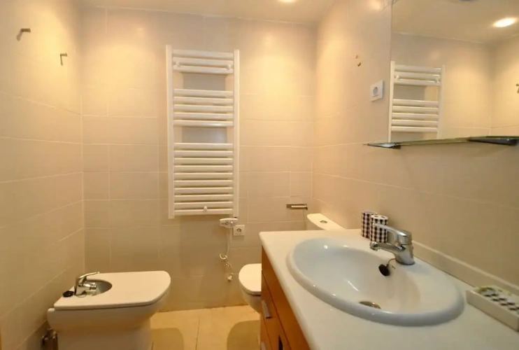 3 Bedrooms Apartment