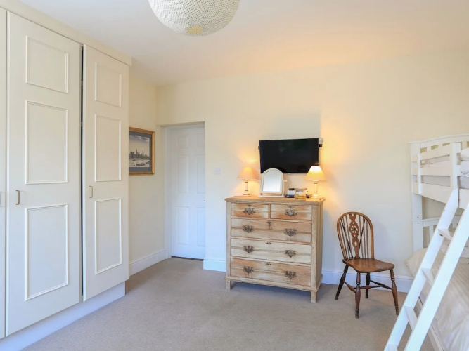 1 Holmleigh