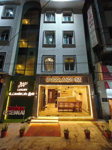 Woodlands Inn
