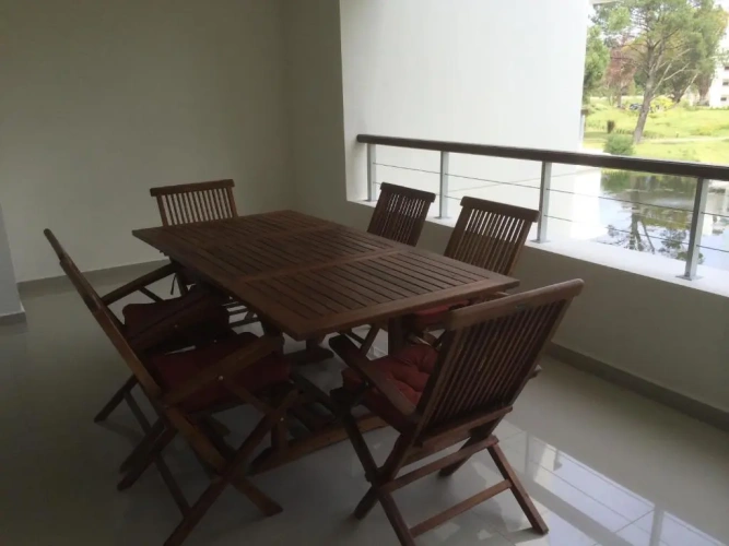 1 Bedroom Apartment with lake view
