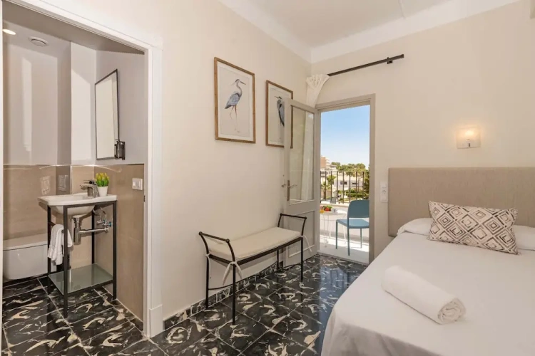 Standard Single room with garden view
