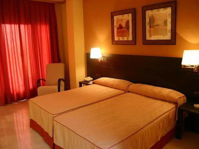 Hotel Cáceres Golf
