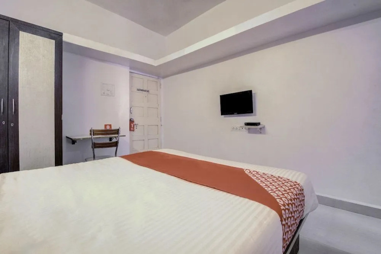 OYO 24982 Hotel G Residency