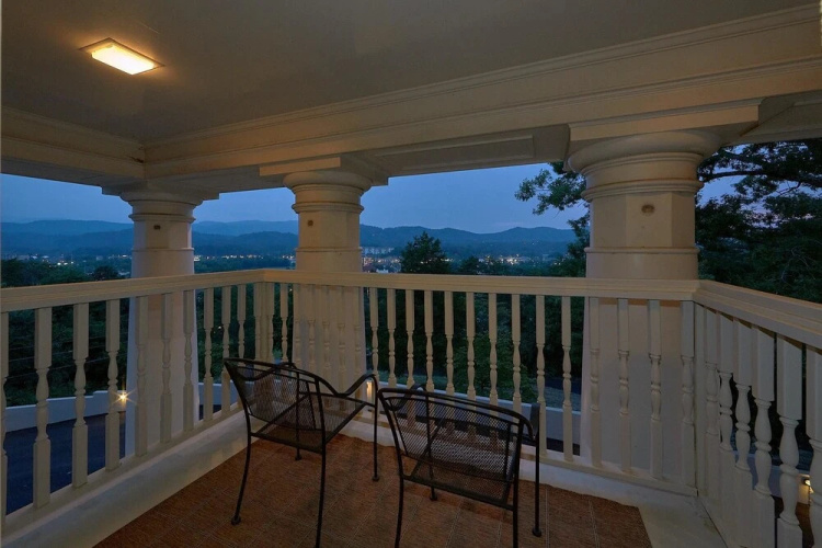 The Pillars Holiday home 9