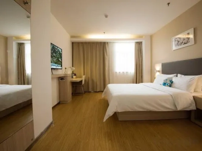 HanTing Hotel (Xi'an North Railway Station Fengcheng Ninth Road Metro Station)