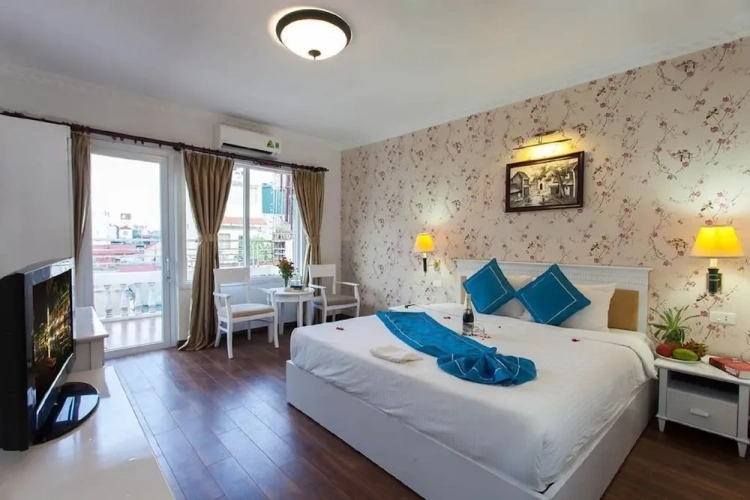 Standard Triple room
