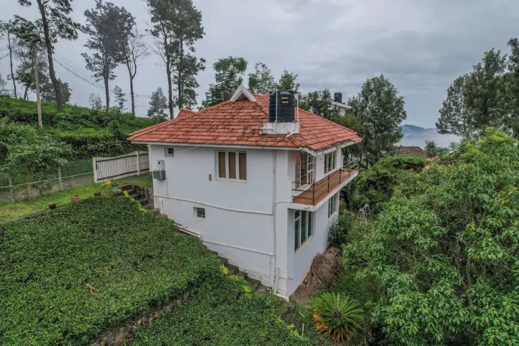 5 Bedrooms Villa