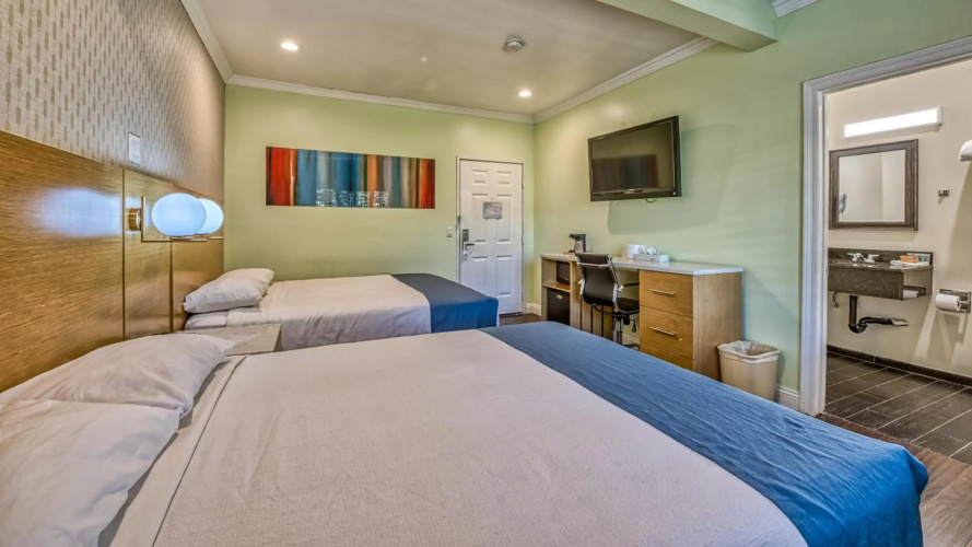 Hollywood City Inn