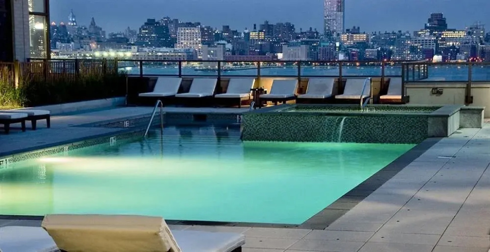 The Mcqueen - Self-Catered Apartment