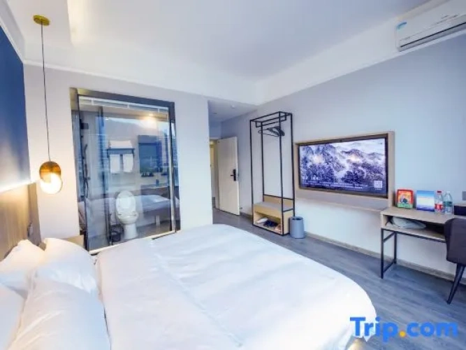 Standard Double room with lake view