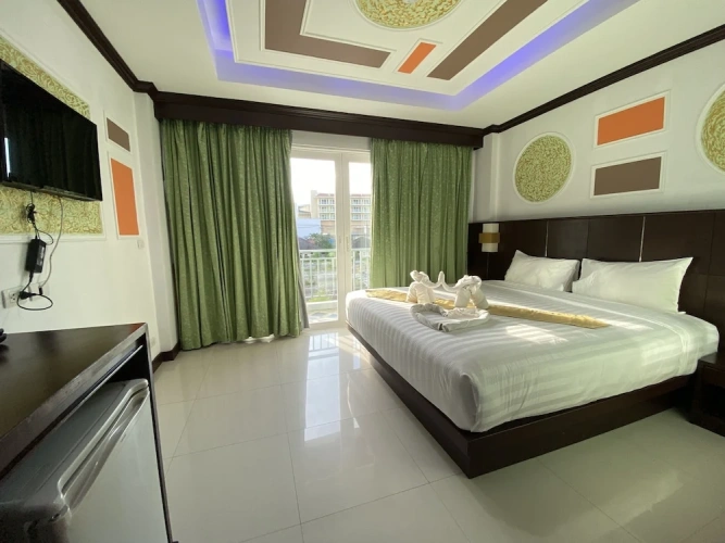 Deluxe Double room with city view