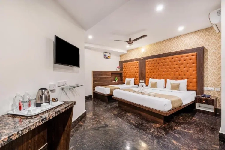 Standard Triple room