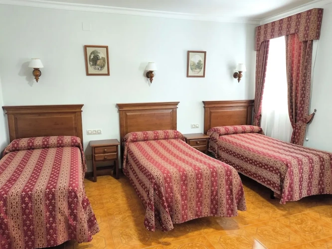 Standard Triple room with balcony