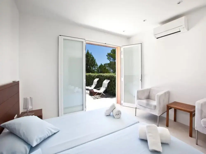 Beautiful Villa in Inviting Space
