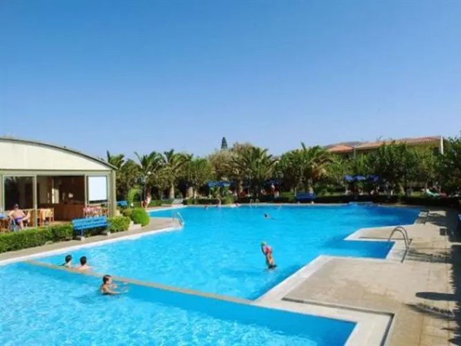 Marinos Beach Apartments