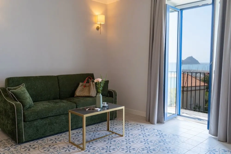 Deluxe Double room with balcony and with ocean view