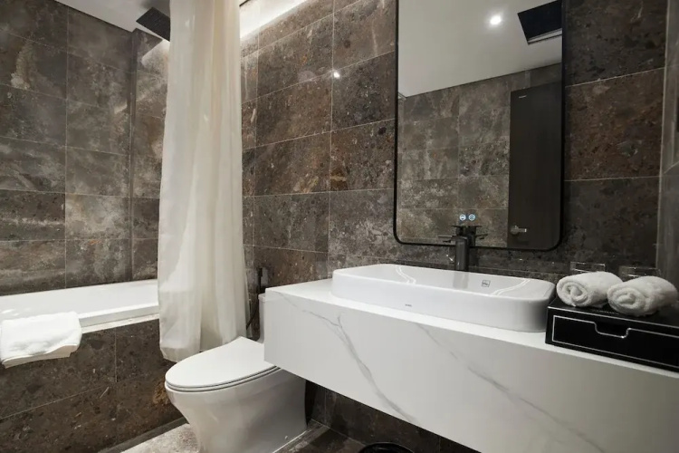GrandView Hotel & Residence