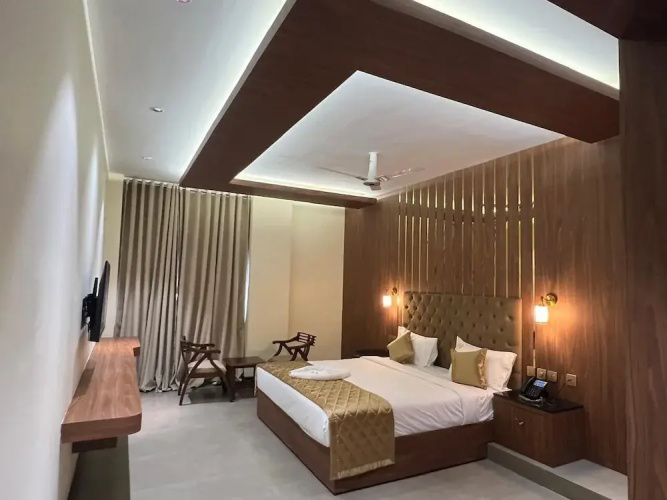 Hyders Mahal And Hotel - Thanjavur
