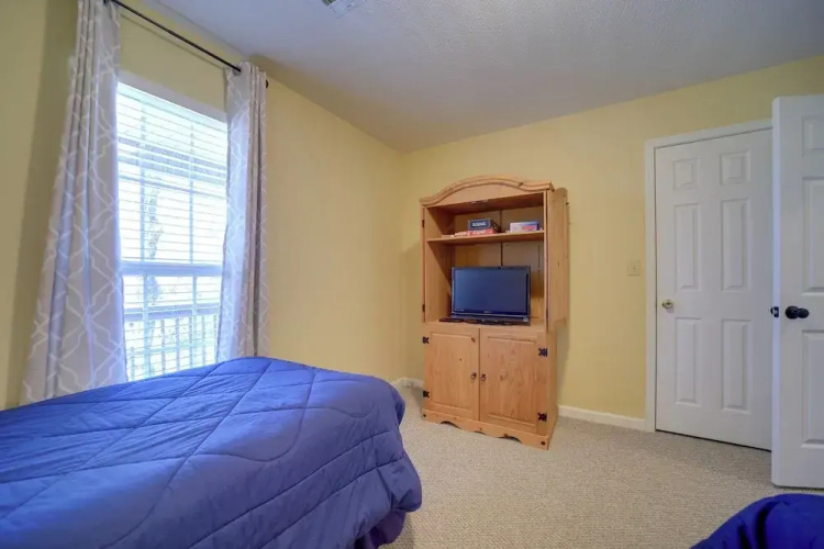 Cozy Sapphire Resort Home w/ Deck & Mountain Views