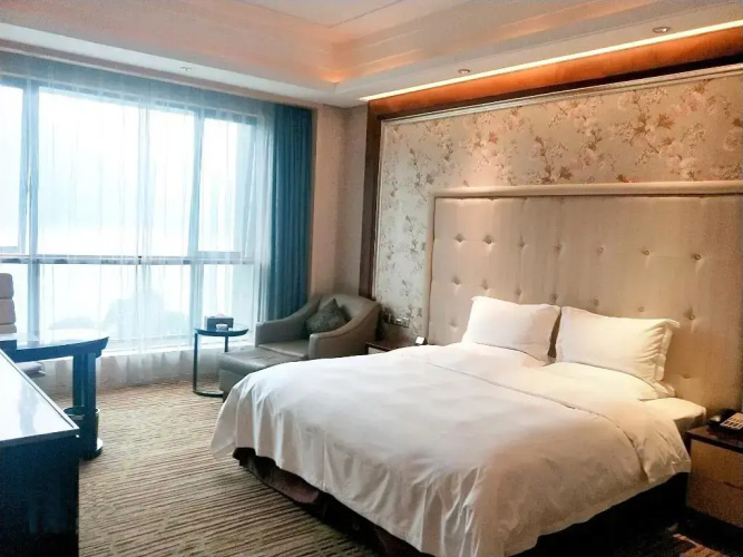 River & Holiday Hotel