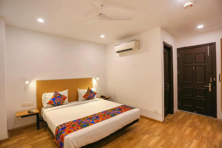 F9 Paschim Vihar by Fabhotel