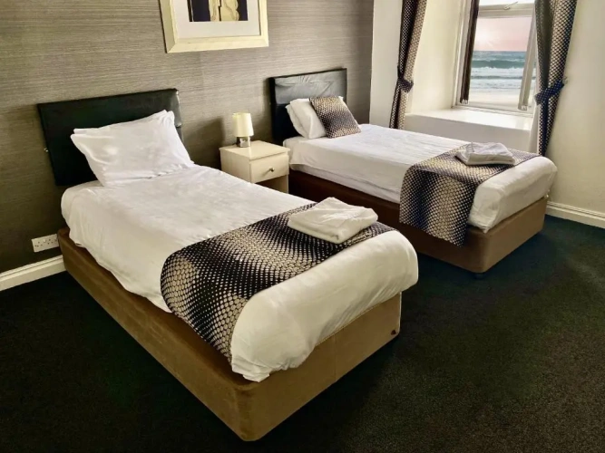 Standard Twin room with sea view