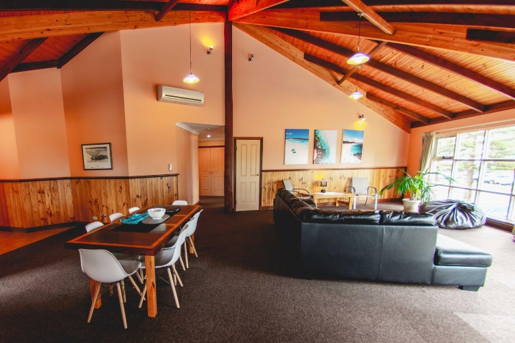 3 Bedrooms Quintuple Suite