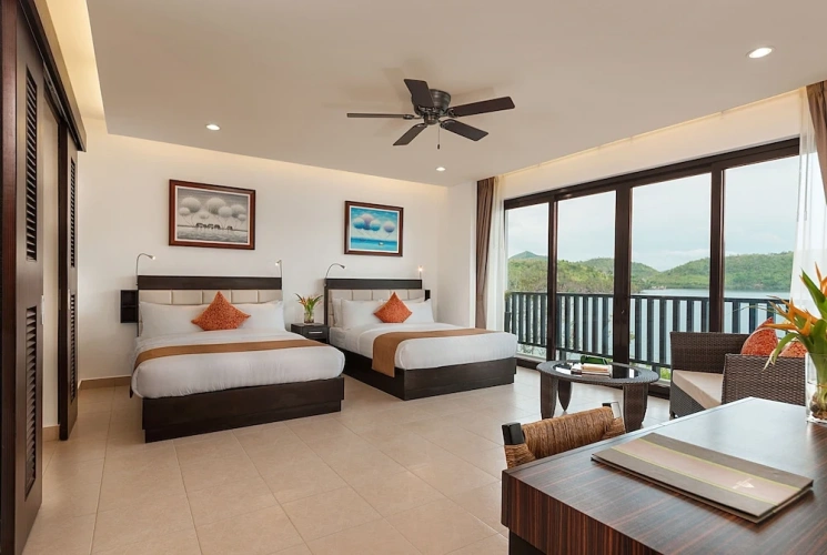Standard Twin room with balcony and with water view