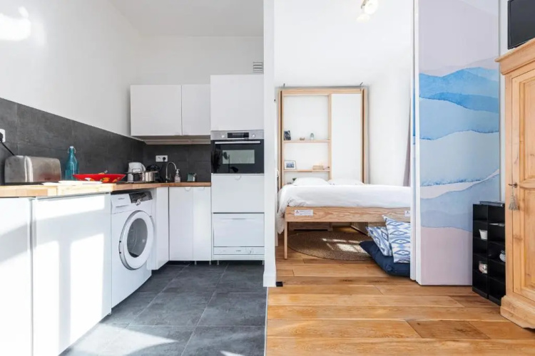 1 Bdr Downtown near Place Massena