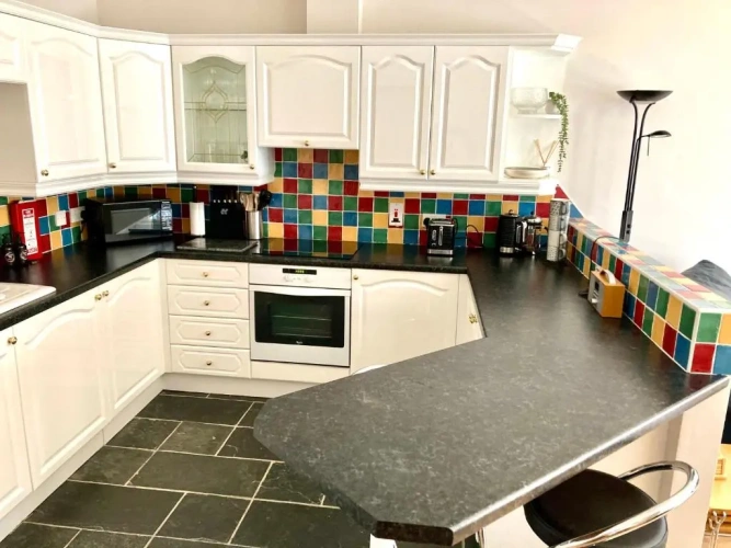 2 Bedrooms Apartment