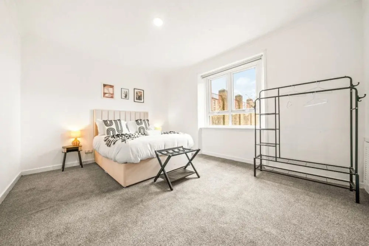 Cosy and Bright 3-Bedroom Flat