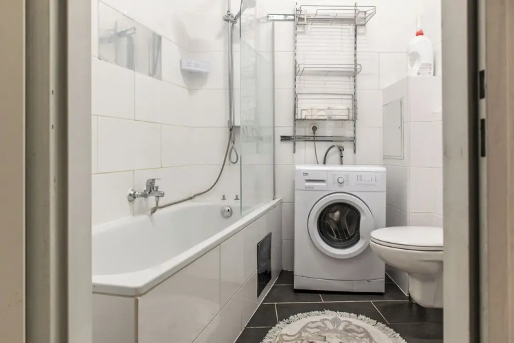 Charming 2BR Apt in Prime Location