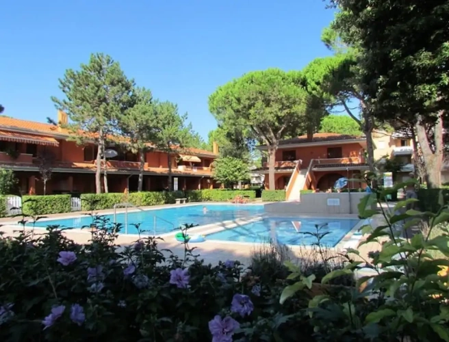 2 Bedrooms Apartment with balcony and with pool view