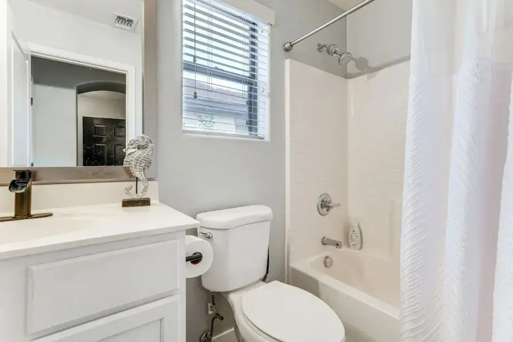 Pool Access! Suburban Home 11 Mi to Dtwn Gilbert