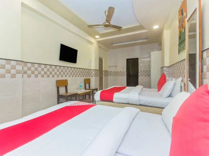 OYO 22048 Trio Hotel