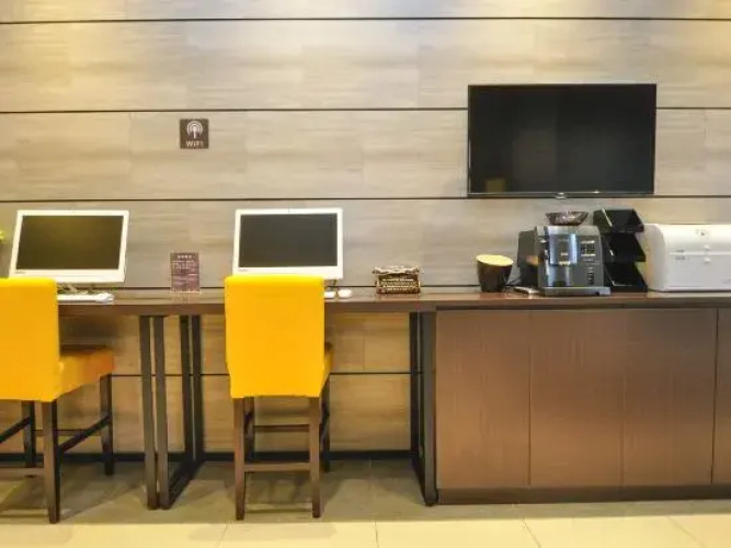 Ease Hotel (Kunming high tech Zone store)